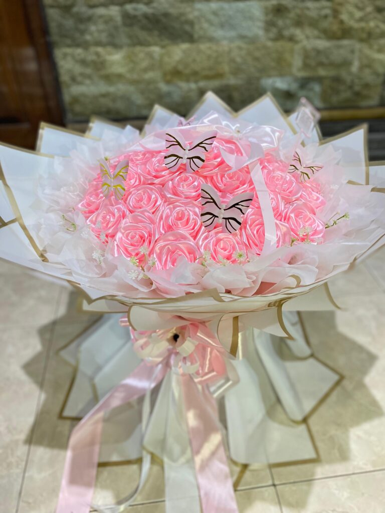 bucket bunga satin pink lucu